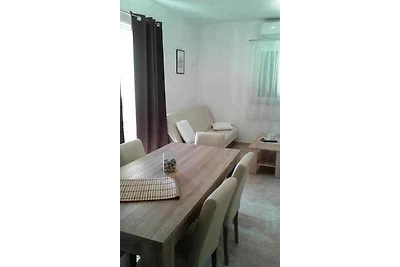 Ferienwohnung mit Klimaanlage und Terrasse