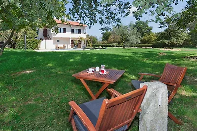 Ferienwohnung mit privatem Pool und Garten