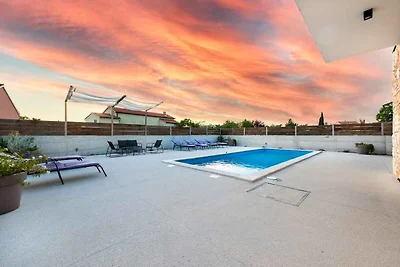 Villa mit Pool