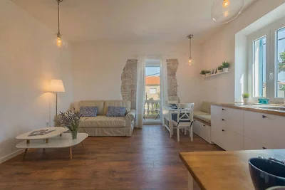 Gemütliche Ferienwohnung Rustica in Sukošan m