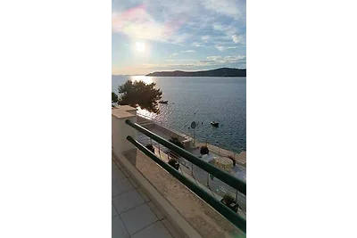 Ferienwohnung direkt am Meer mit Terrasse