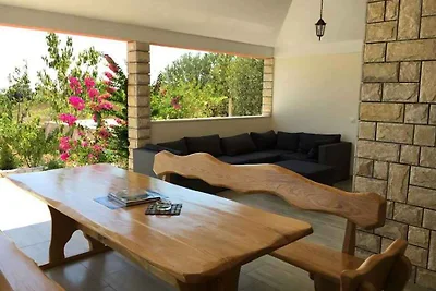 Villa mit Klimaanlage, Terrasse und