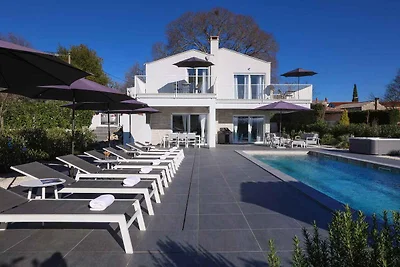 Ferienhaus mit Aussenpool