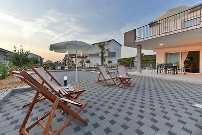 Villa mit Klimaanlage und Pool