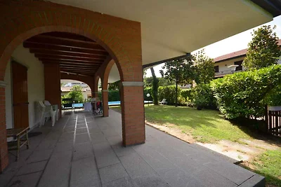 Villa mit Garten und Pool
