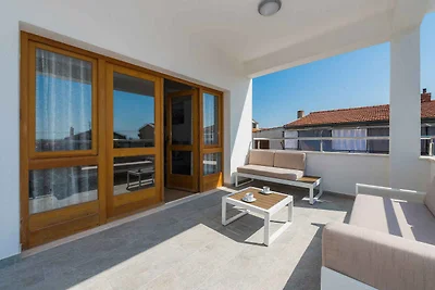 Ferienwohnung mit Balkon und Pool