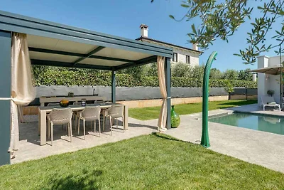 Villa mit Klimaanlage und Pool