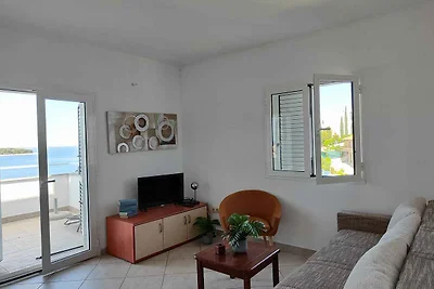 Ferienwohnung mit Balkon und Blick aufs Meer