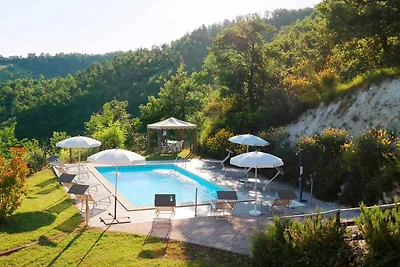 Ferienhaus Mit Terasse und Pool