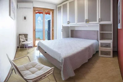 Ferienwohnung mit Klimaanlage und Balkon mit