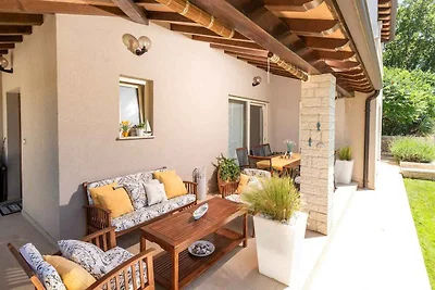 Vakantiehuis Ontspannende vakantie Jakovici