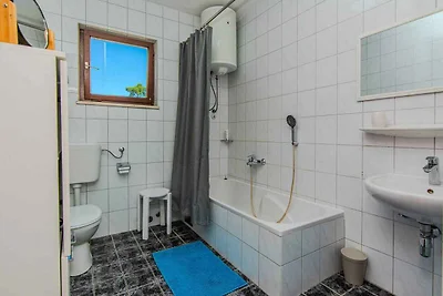 Komfortables Ferienhaus Kurta mit Meerblick i