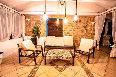 Villa mit Pool und Klimaanlage