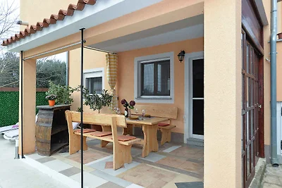 Ferienwohnung mit Pool und Klimaanlage