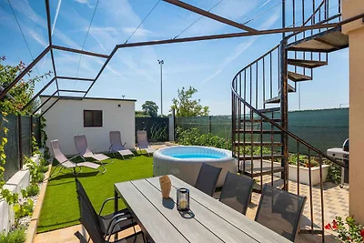 Ferienwohnung mit Klimaanlage und Pool