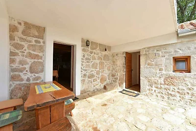 Ferienhaus mit Garten und Klimaanlage