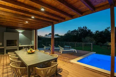 Villa mit beheiztem Pool