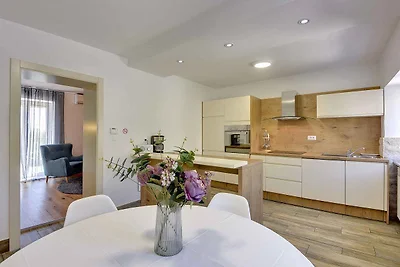 FerienWohnung mit Pool und Sonnenliegen