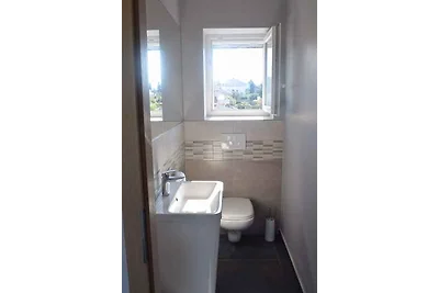 Ferienwohnung mit Klimaanlage und Pool, 200 m