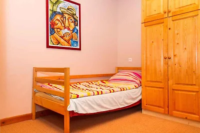 Ferienzimmer in einem Apartmenthaus mit Pool 