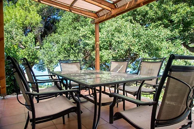 Ferienhaus mit Garten und Meerblick