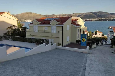 Appartamento Vacanza con famiglia Okrug Gornji