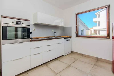 Komfortables Ferienhaus Kurta mit Meerblick i