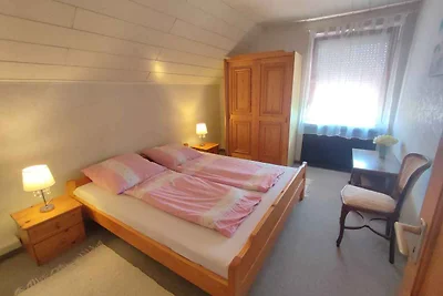 Ferienwohnung mit Pool, WLAN und Terrasse