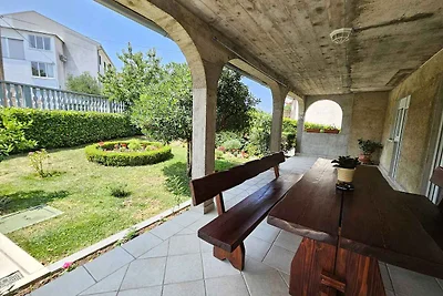 Ferienwohnung für 6 Personen mit Terrasse