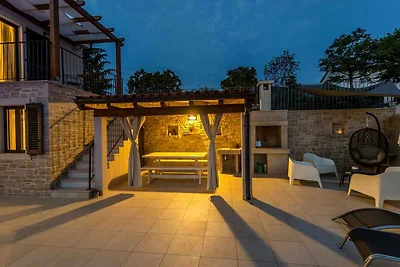 Villa mit Pool und Klimaanlage
