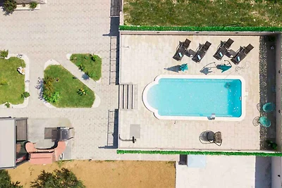 Ferienhaus mit Klimaanlage und Pool