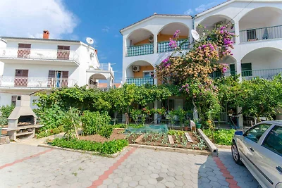 Ferienwohnung mit Klimaanlage und Parkplatz