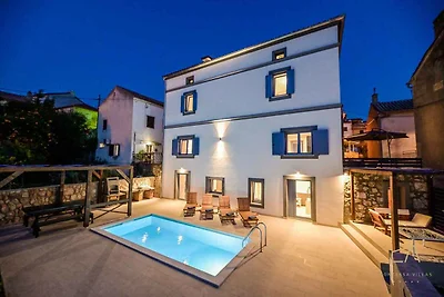 Villa mit Meerblick, Wellnessbereich und Pool