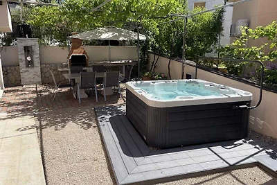 Ferienwohnung mit Terrasse und Grill