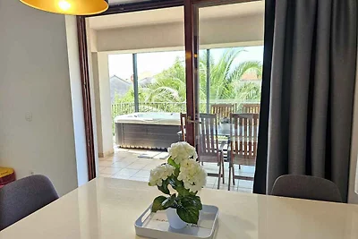 Ferienwohnung mit Garten und Klimaanlage