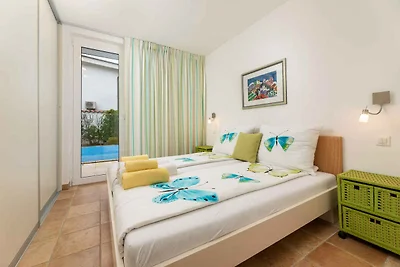 Ferienwohnung in Strandnähe mit Pool