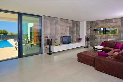 Villa mit Klimaanlage und Pool