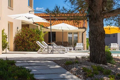 Villa mit Pool, Klimaanlage, Fitness und