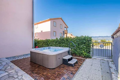 Ferienwohnung mit Klimaanlage und Jakuzzi