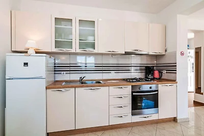 Gemütliches Ferienhaus Andela in Sukošan bei