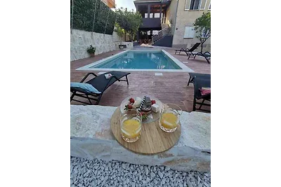 Gemütliche Ferienwohnung Piveta mit Meerblick