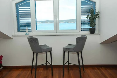 Moderne Seafront Apartments in Mrljane auf de