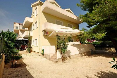 Studio mit Klimaanlage und Terrasse in Okrug