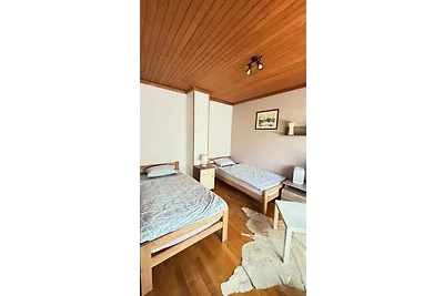 Ferienhaus mit Terrasse und grossen Garten