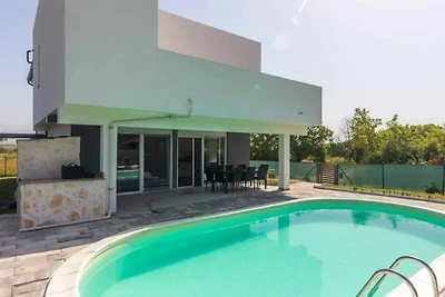Ferienhaus mit Sauna, Pool und Grill