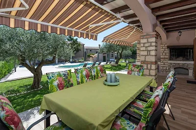 Villa mit Klimaanlage und Pool