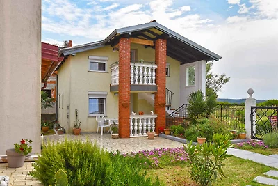 Ferienwohnung mit Terrasse und Grill