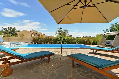 Villa mit Pool und Klimaanlage