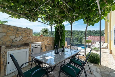 Einladende Ferienunterkunft in Trogir mit pri