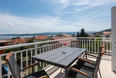 Ferienwohnung mit Klimaanlage und Meerblick i